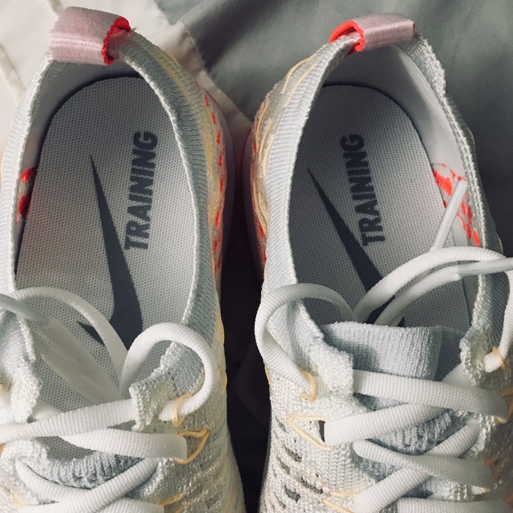 SALE Nike Zoom flyknit NWT - Picture 3 of 8